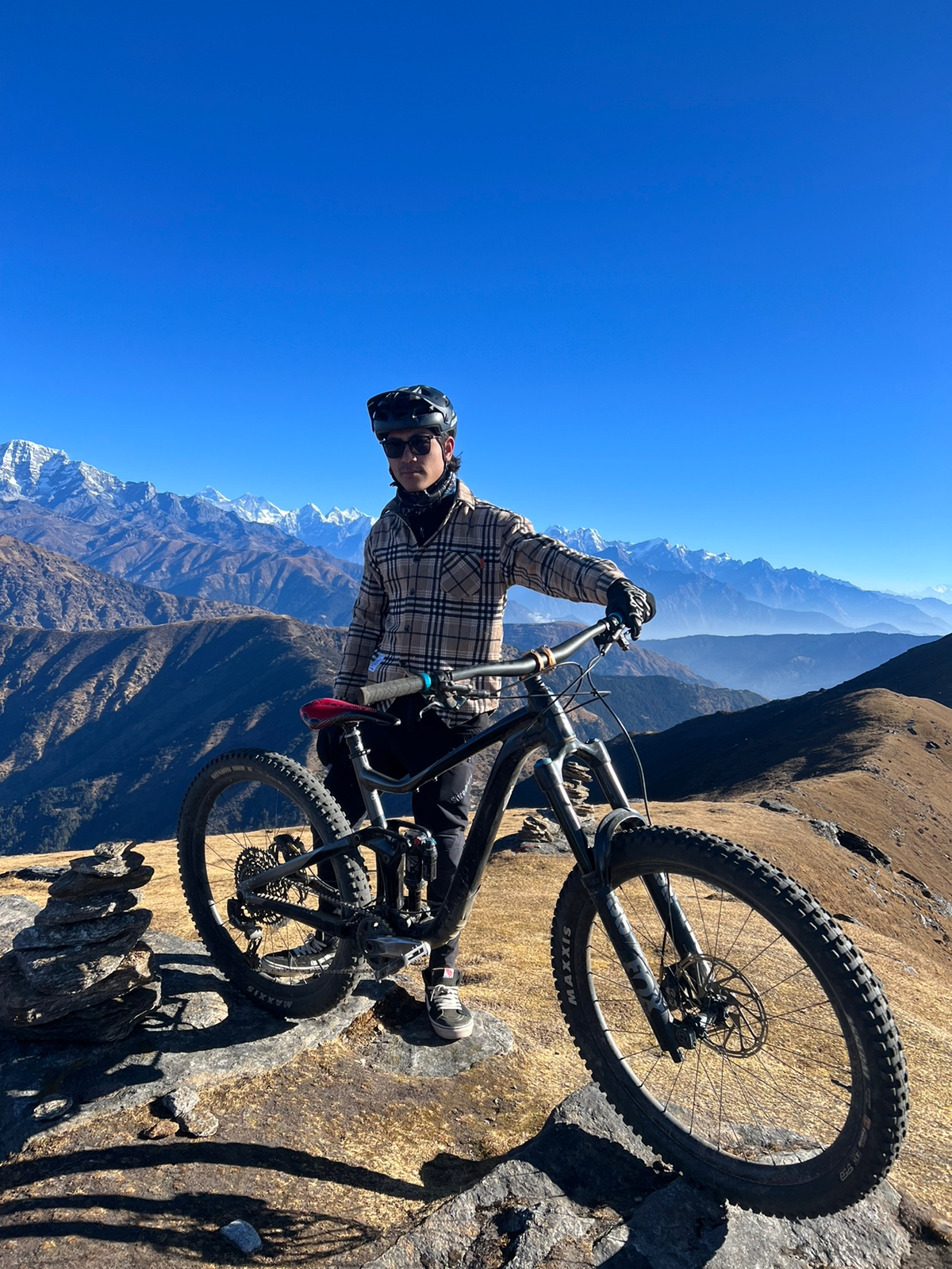 Conquering the Himalays on Two Wheels